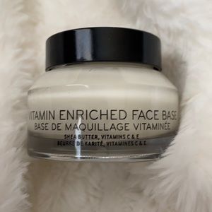 Bobbi brown vitamin enriched face base